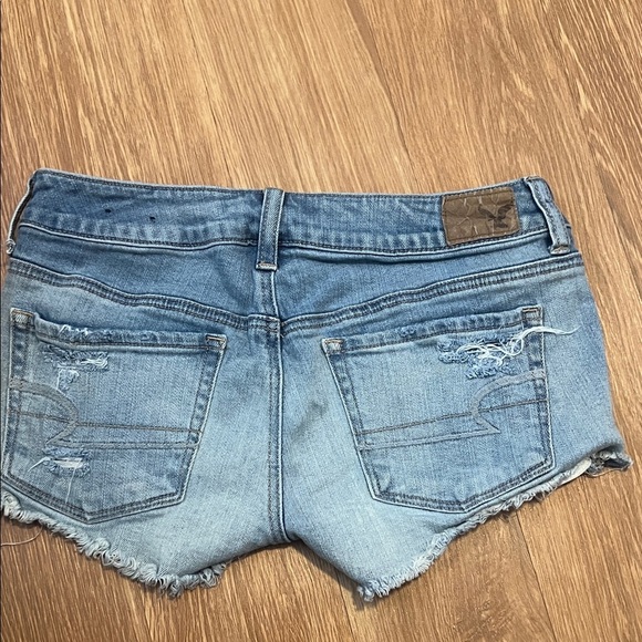 American Eagle Outfitters Women's Light Blue Ripped Jean Shorts super low shorts - Picture 5 of 6